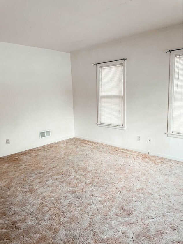 89 Waupaca St Unit A, Clintonville, WI 54929 Apartments in