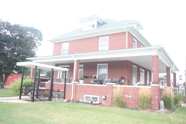Foto del edificio - 802 Bridge St