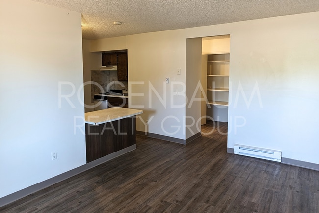 Building Photo - Cute and cozy 1-bedroom, 1-bath downstair ...