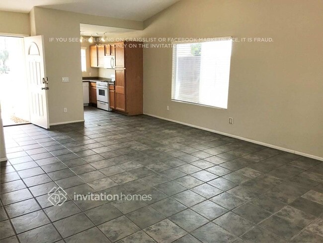 Foto del edificio - 16160 W Lincoln St