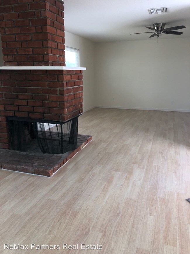 Building Photo - 3 br, 2 bath House - 8236 Acapulco