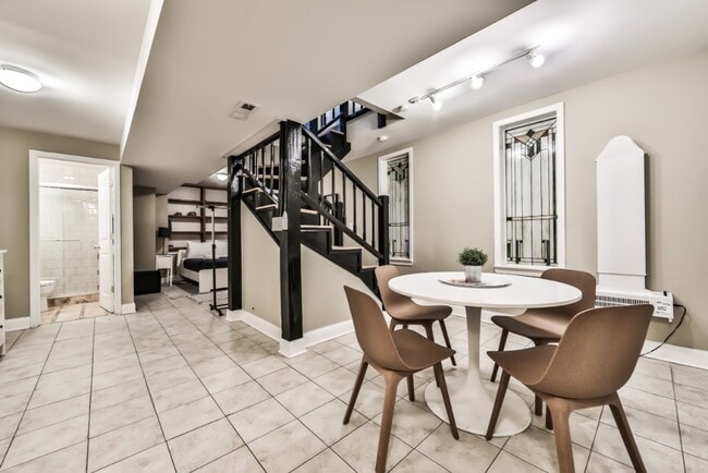 Photo - 1851 N Lincoln Ave Apartment