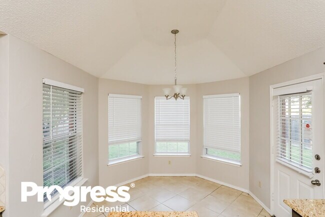 Building Photo - 701 Bridle Dr