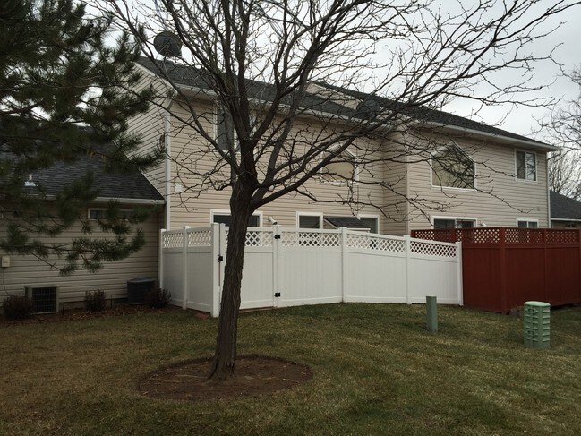 Building Photo - 5546 S Adonis Pl