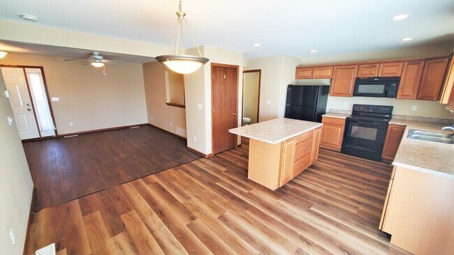 Foto del edificio - 2908 Riviera St SW
