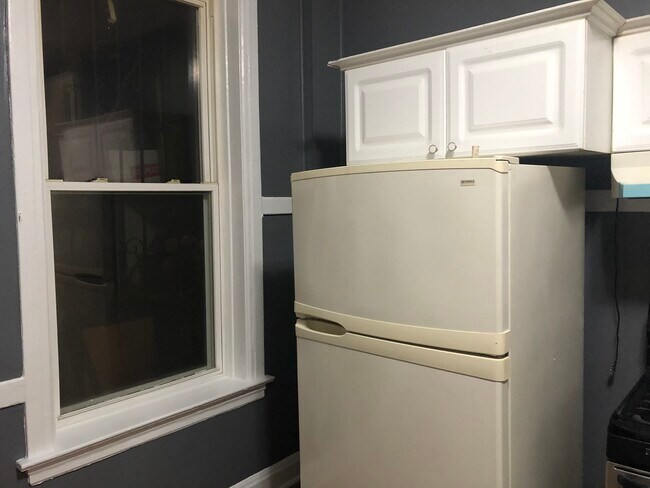 Kitchen - 3112 W Fullerton Ave