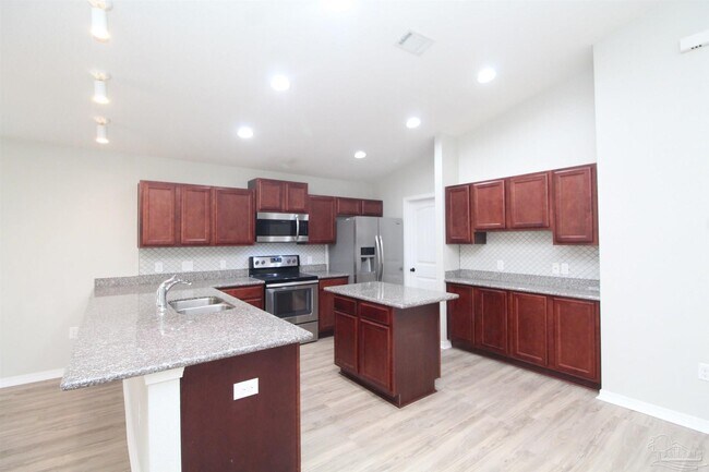 Foto del edificio - 5605 Peach Dr