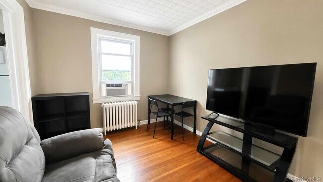 Foto del edificio - 275 Bayville Ave