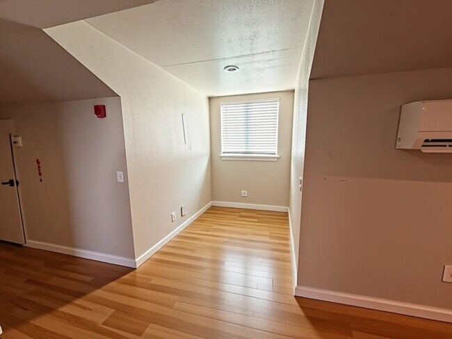 Foto del edificio - 2714 E 15th St