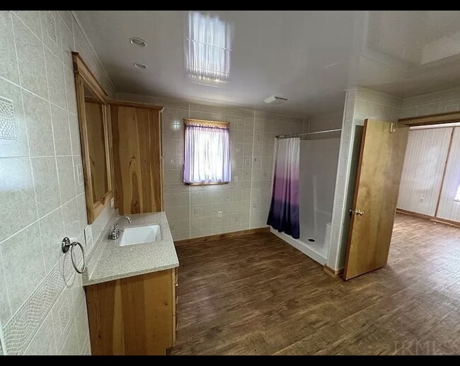 Bathroom. Bathroom is big, 192 sq. ft - 2499 S US Highway 27