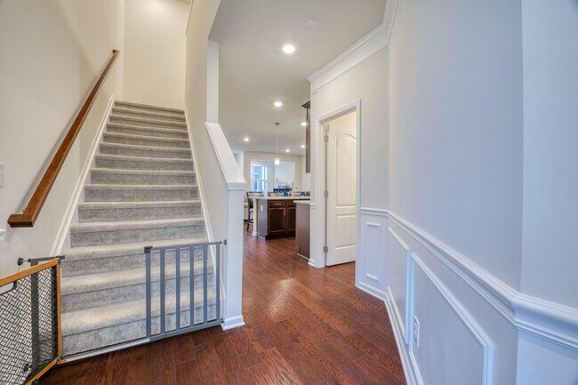 Foto del edificio - 2832 Fairgrove Cres