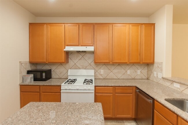 Foto del edificio - 18519 Each Elm Way