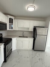 Building Photo - 1300 NE Miami Gardens Dr