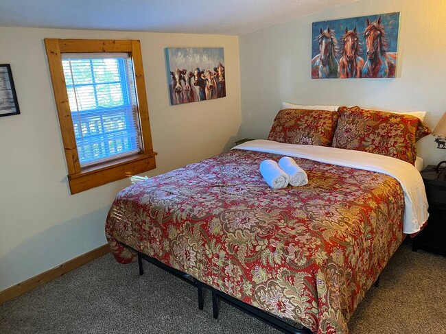 Foto del edificio - 390 Fall Creek Meadows Ln