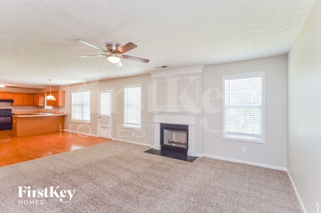 Foto del edificio - 6061 Fairington Farms Ln