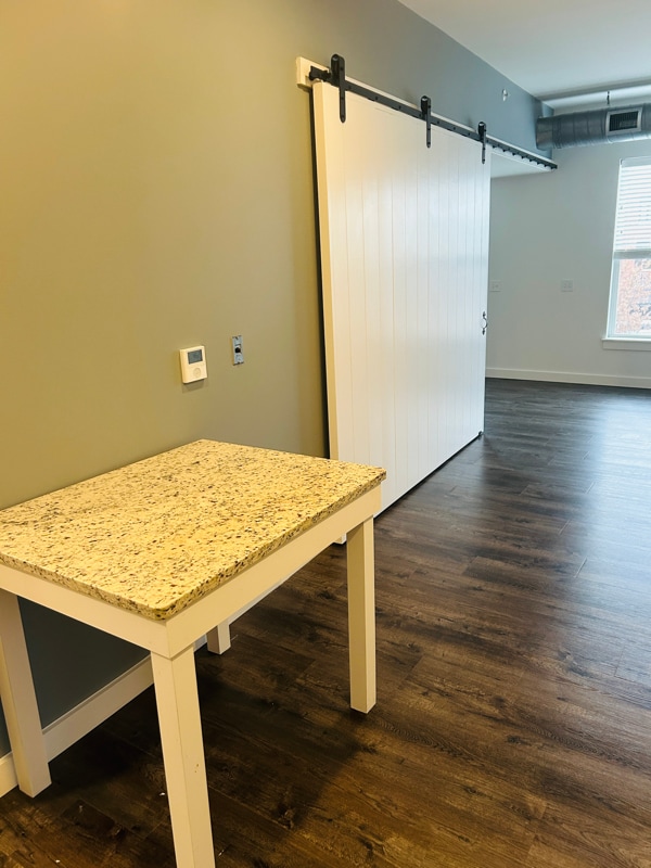 Foto del edificio - 550 New Holland Ave