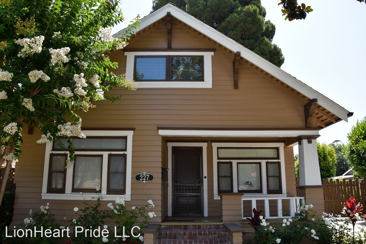 Foto principal - 3 br, 2 bath House - 227 North Cleveland
