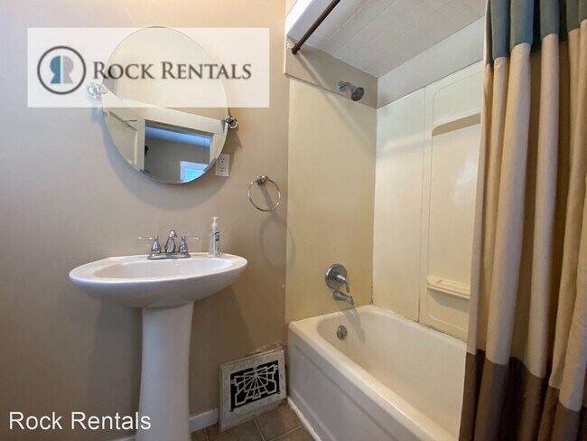 Foto del edificio - 3 br, 2 bath House - 208 E 5th Ave