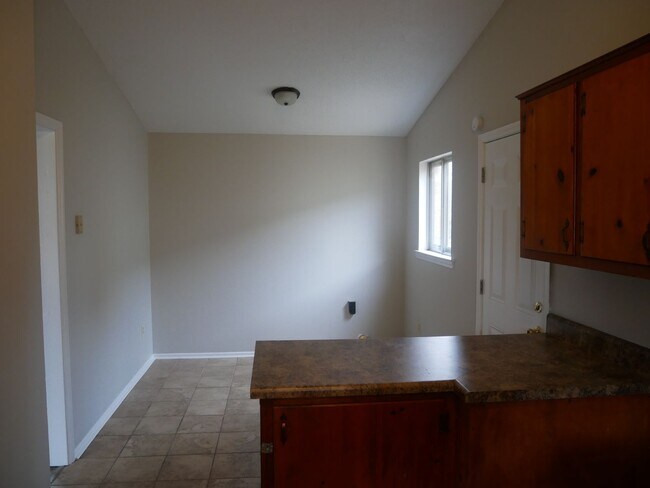 Building Photo - 1821 Vaught Cir