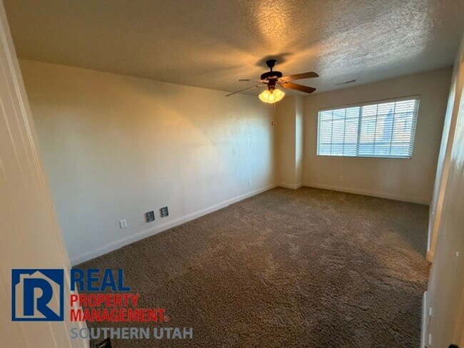 Building Photo - MILLCREEK SPRINGS TOWNHOME