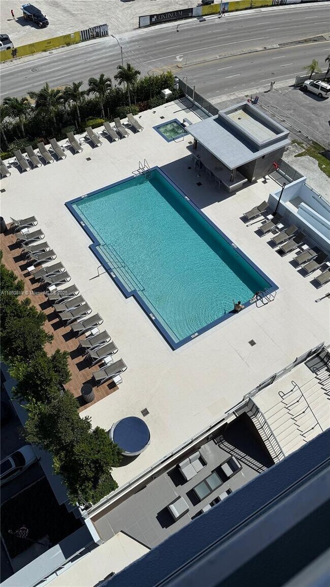 Foto del edificio - 7901 Hispanola Ave