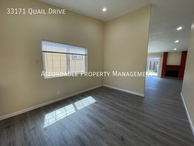 Foto del edificio - 33171 Quail Dr