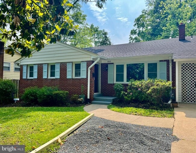 Building Photo - 9012 Vernon View Dr