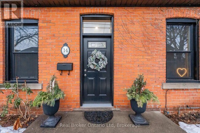 Building Photo - 14 Alanson St