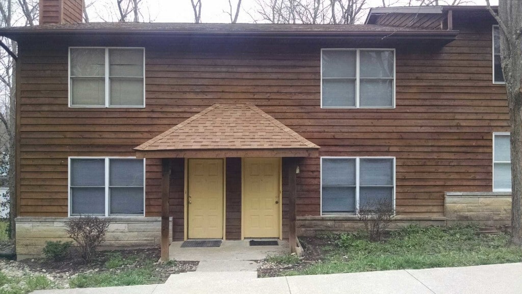 Foto principal - 2 Bedroom, 1.5 bath Townhouse: Cedar Grove...