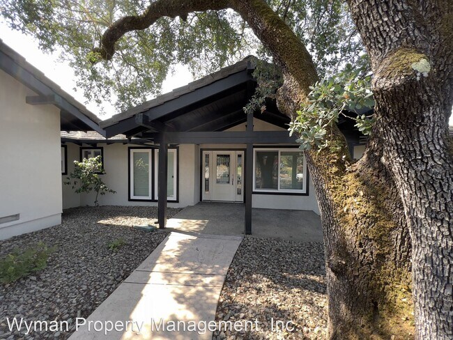 Foto del edificio - 3 br, 2.5 bath House - 19 Inverness Drive