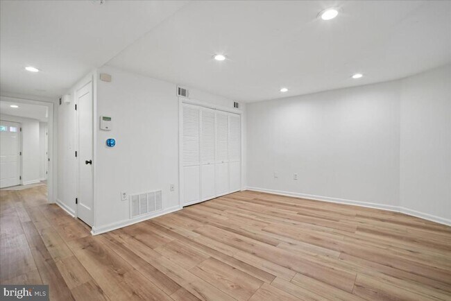 Building Photo - 3211 11th St NW