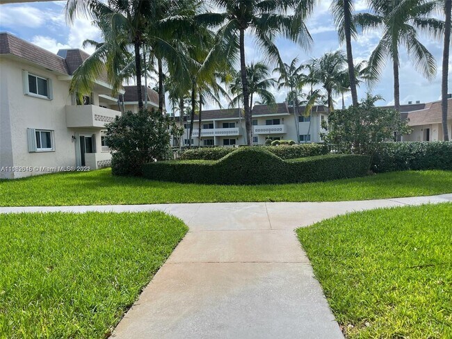 Building Photo - 14500 SW 88th Ave
