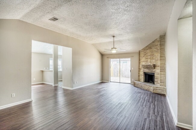 Foto del edificio - 20810 Union Park Dr