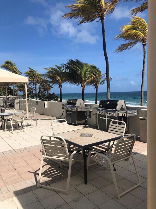 Building Photo - 3500 Galt Ocean Dr