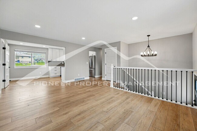 Foto del edificio - Spacious Duplex with Washer/Dryer and Cent...