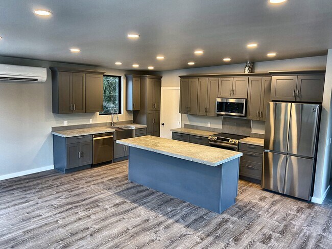 Cocina - 9874 Mountain Home Rd