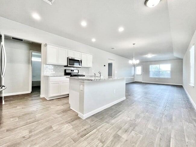 Building Photo - 14105 Macquarie Dr