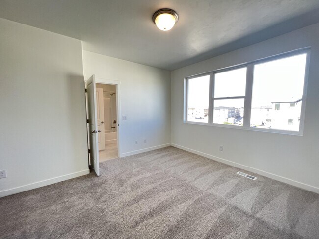 Building Photo - 513 S 900 W