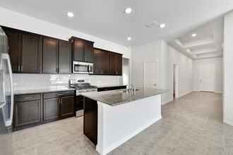 Building Photo - 2207 Villa Flora Ln