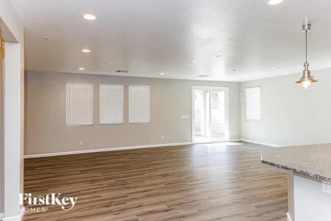 Building Photo - 909 Spring Tide Ave