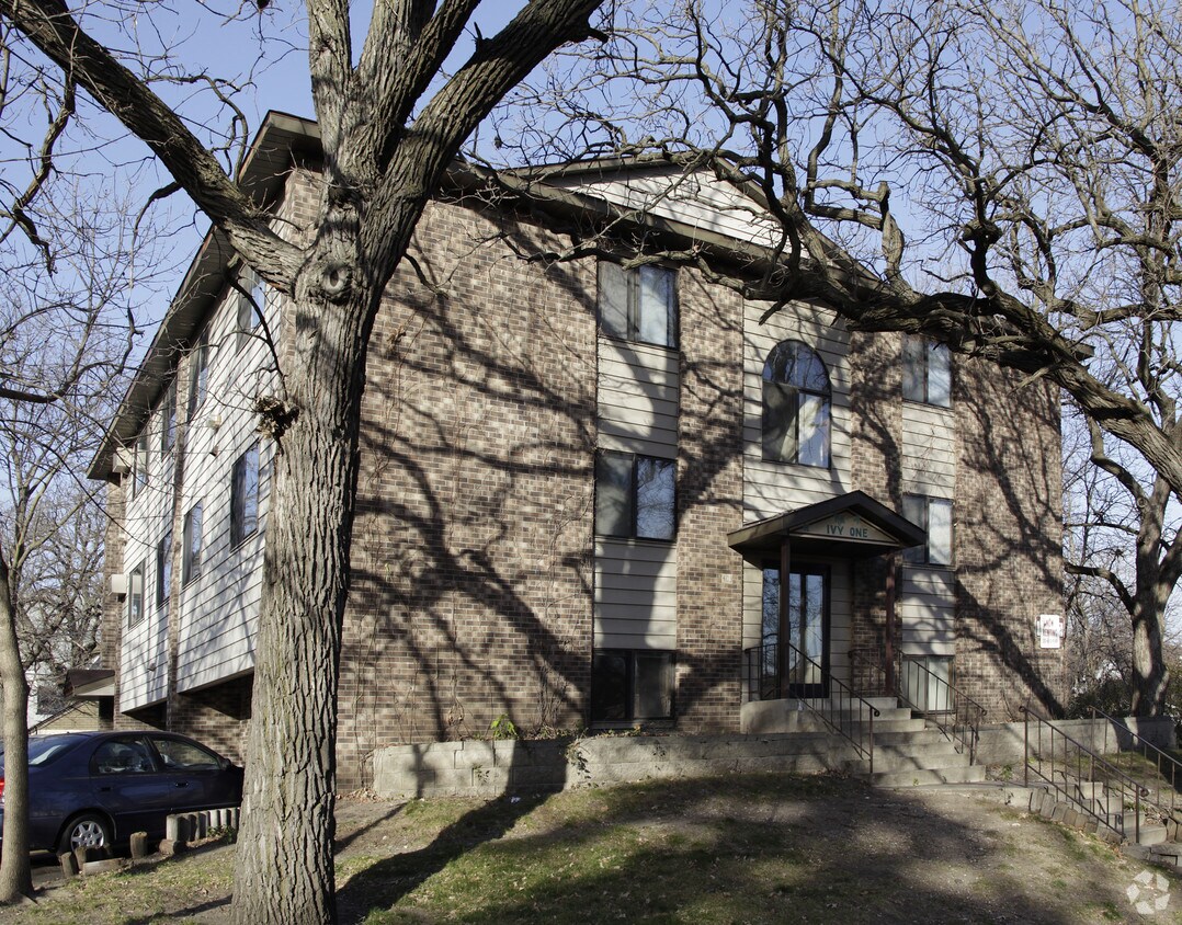Building Photo - 403 7th Ave S