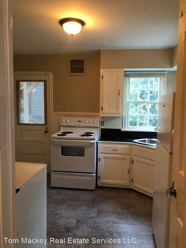 Building Photo - 2 br, 1 bath House - 2521 Olive St.
