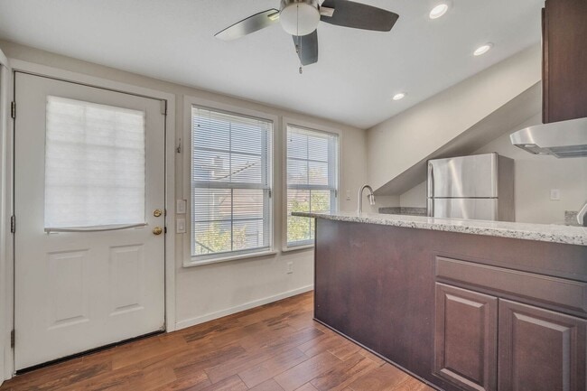 Building Photo - 5252 Trophy Dr