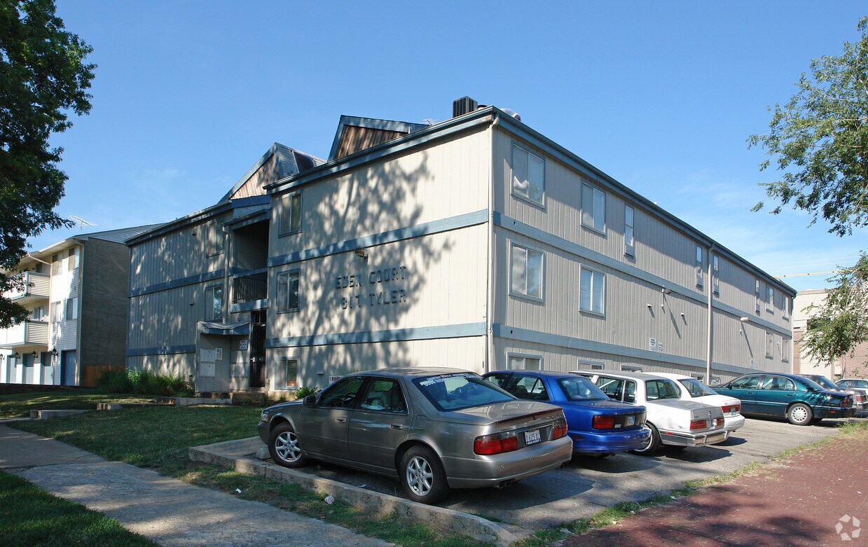 Eden Court 817 SW Tyler St Topeka KS 66612 Apartments com Eden Court 817 SW Tyler St Topeka KS 66612 Apartments com