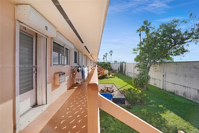Foto del edificio - 820 SW 11th Ave