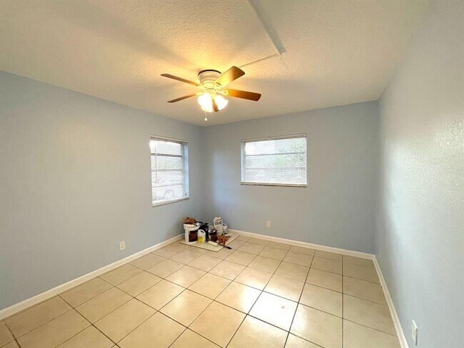 Foto del edificio - 501 W Kalmia Dr