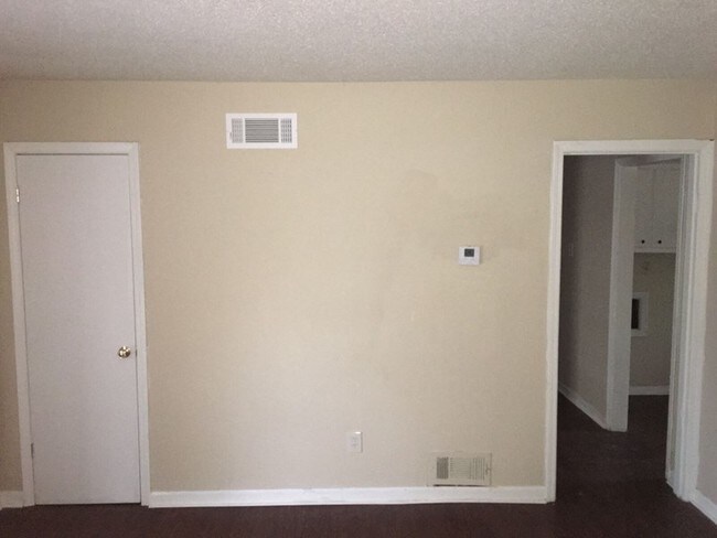 Building Photo - 3421 Piney Woods Ave