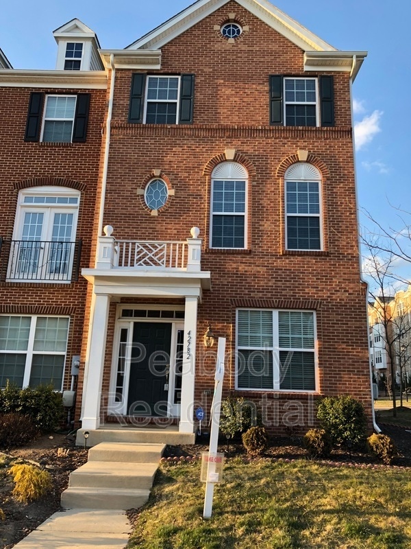 Photo - 42782 Hay Rd Townhome