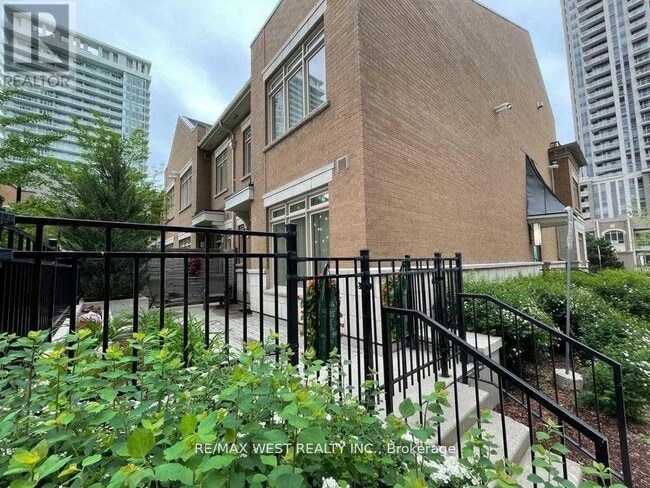Building Photo - 383 Prince of Wales Dr