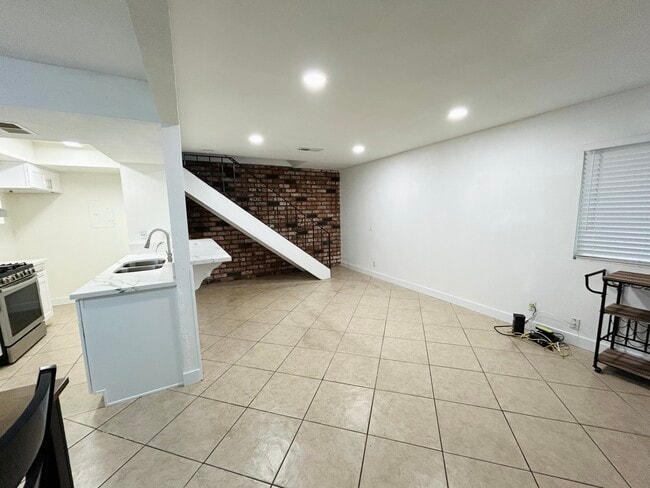 Living room - 1721 Normandy Pl